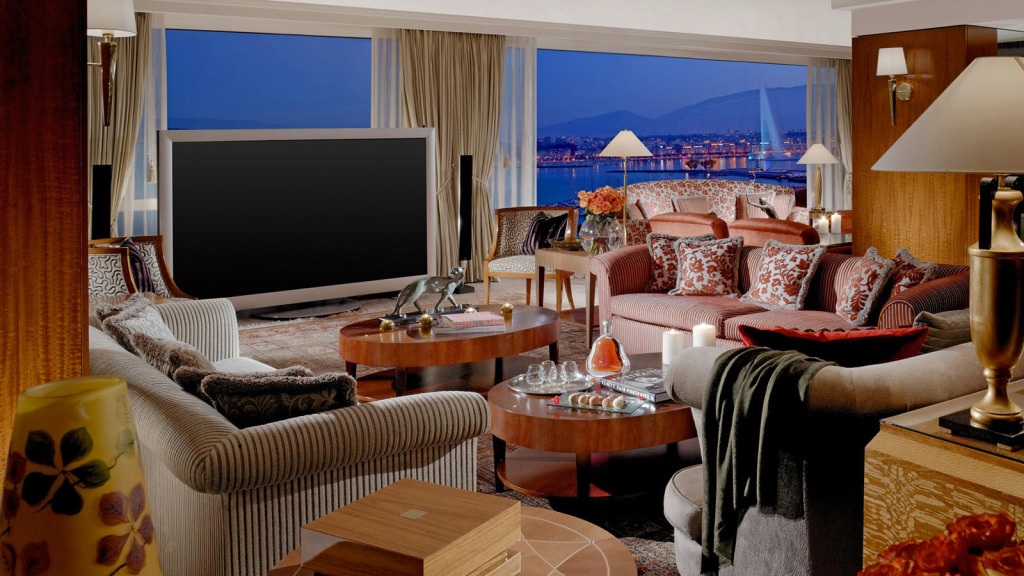 royal penthouse suite living area